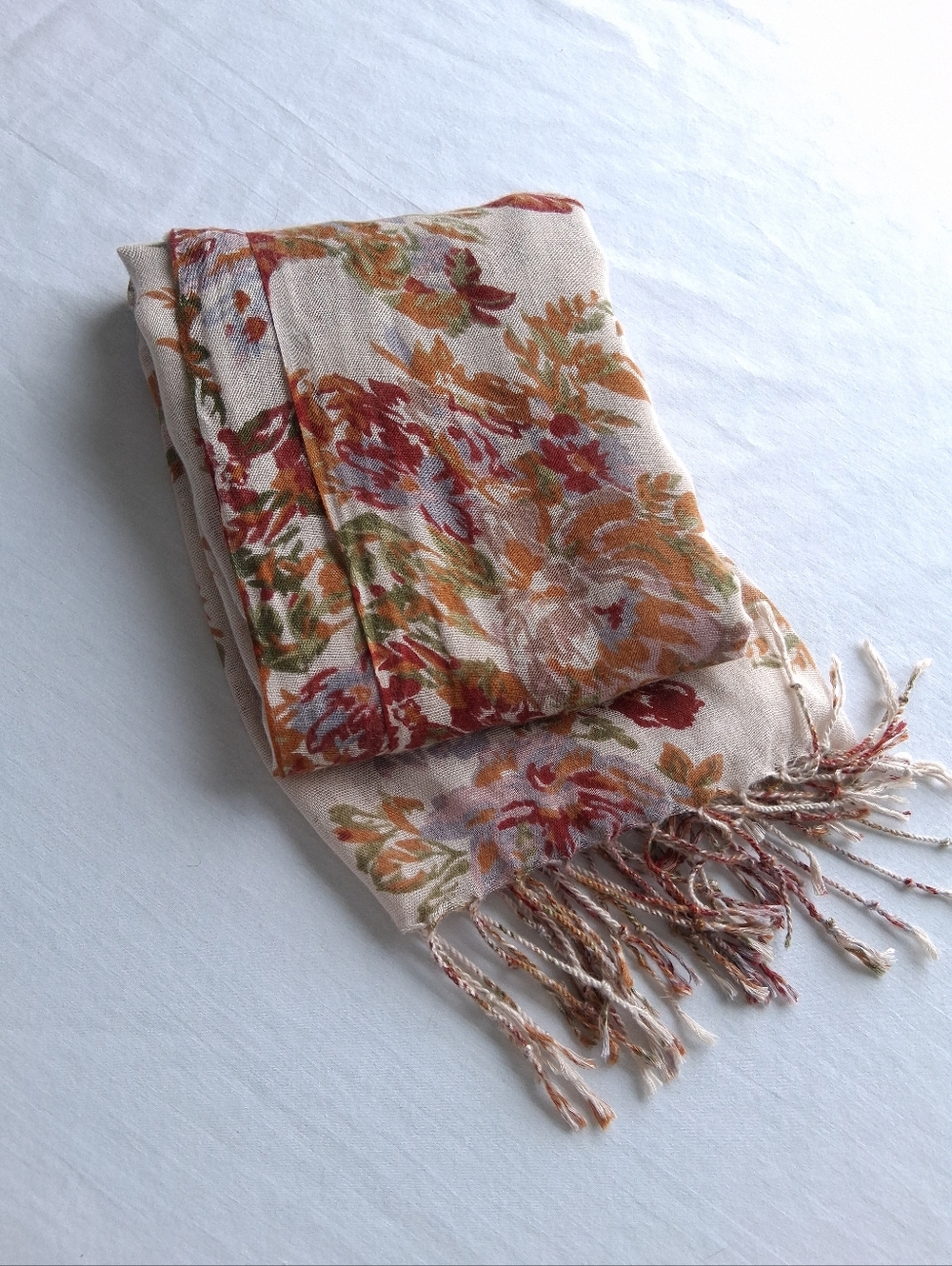 Reitmans Scarf Floral Lightweight Rectangular Cream, Red & green - Picture 2 of 15